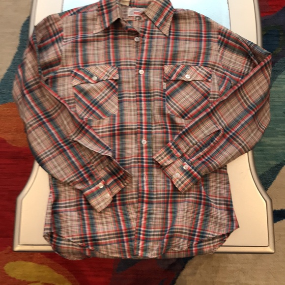 Men’s medium size Levi’s button up shirt - Picture 2 of 4